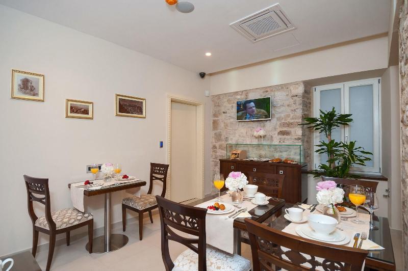 Hotel Heritage Antique 4*