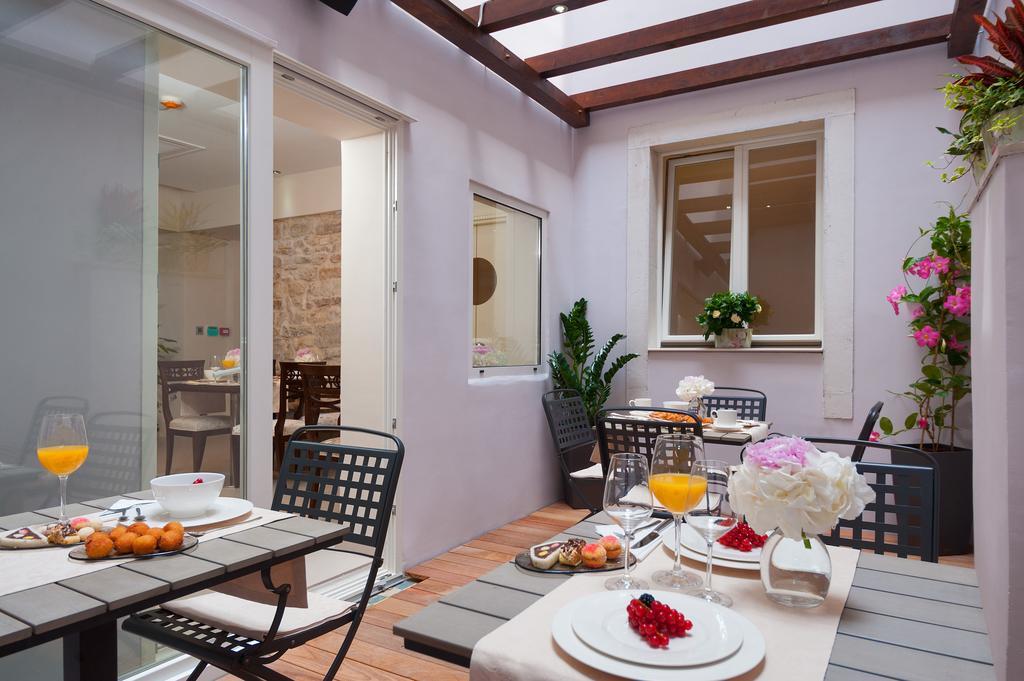 Heritage Antique Hotel