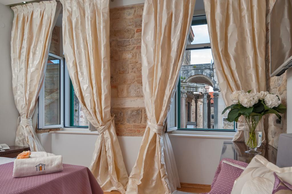 Heritage Antique Hotel 4*