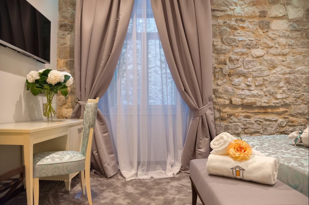 Heritage Antique 4*