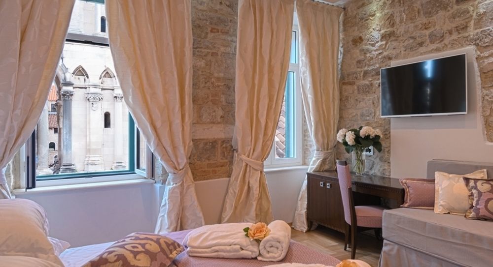 Heritage Antique 4*