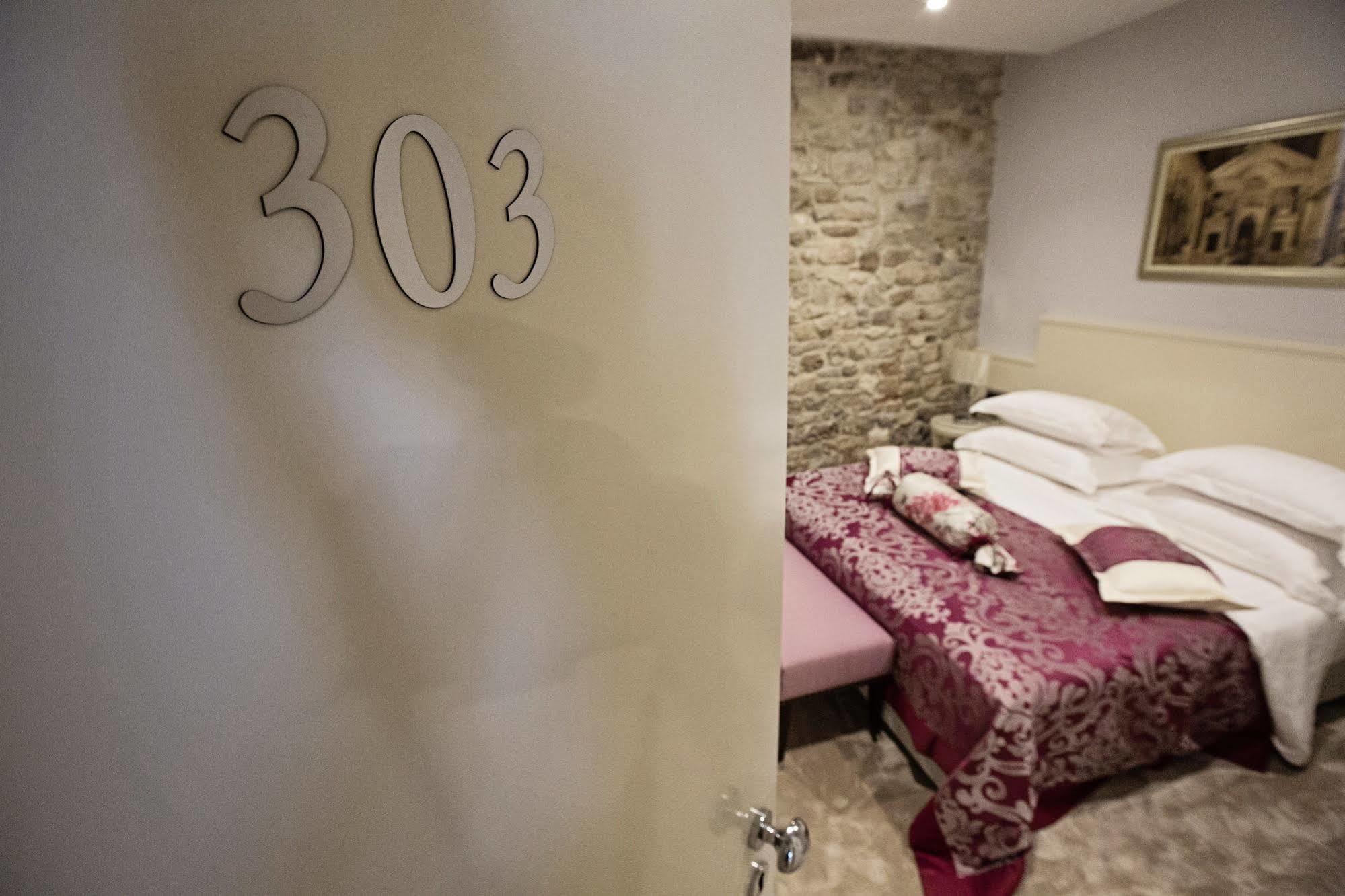 Hotel Heritage Antique